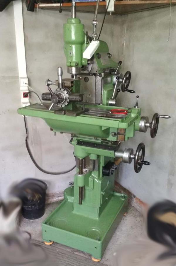 Фото широкоуніверсального фрезерного верстата СФ-67